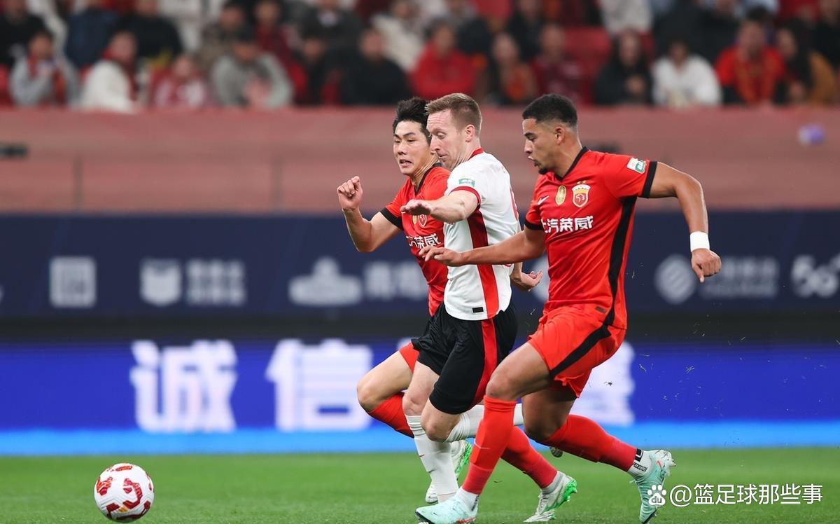 亚洲队世俱杯首胜！亚冠冠军尴尬的2-1：靠裁判(2021年世俱杯和2023年亚洲杯)