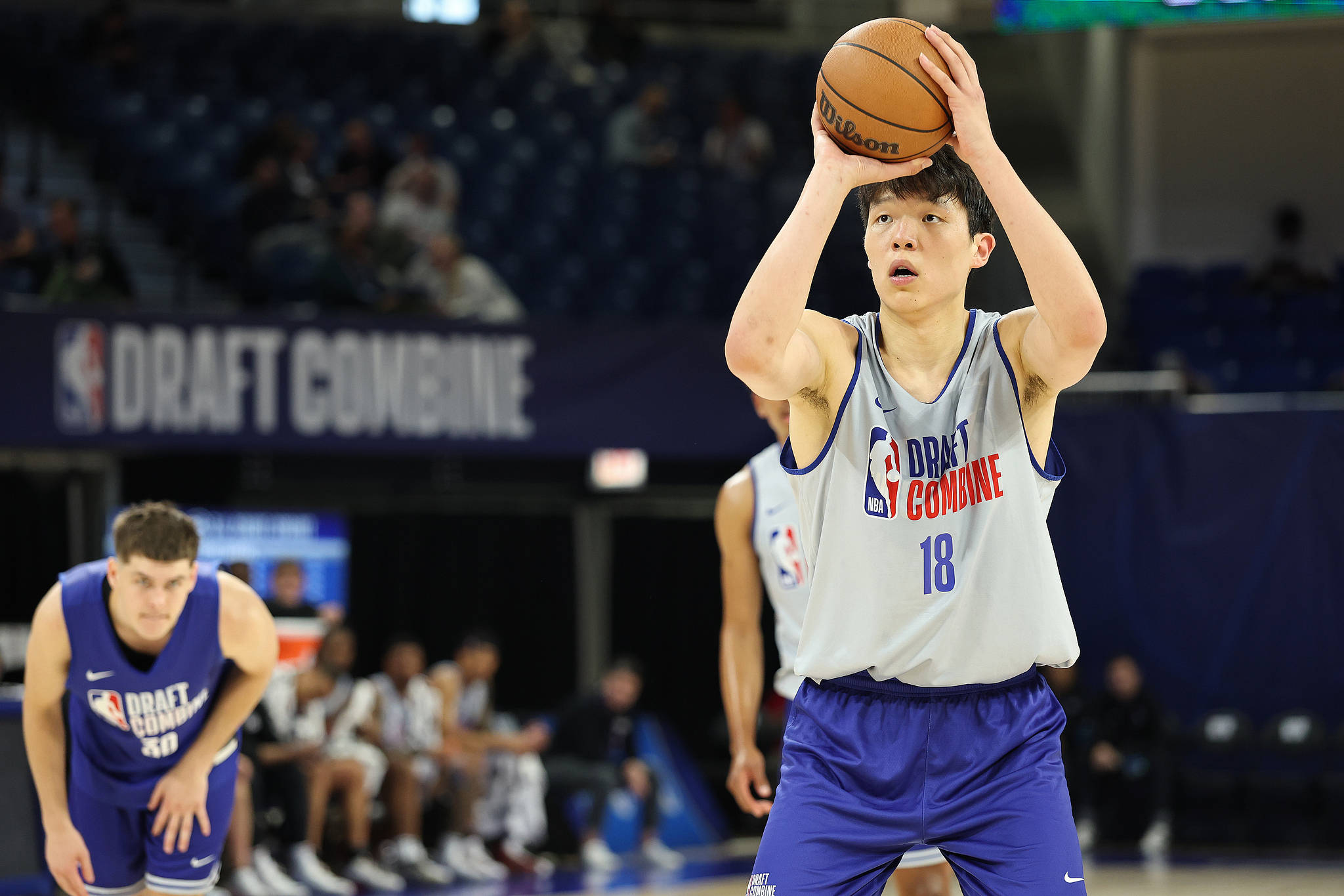 开云体育电脑版-包含青岛更新杨瀚森特训！NBA级教练一对一强化投篮，好性格助力融入的词条